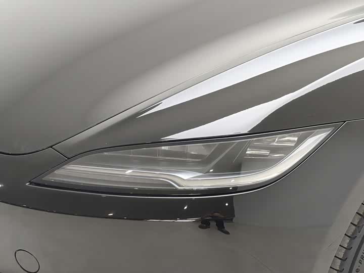 Фото 4 - Tesla Model 3