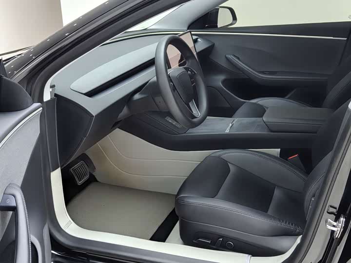 Фото 8 - Tesla Model 3