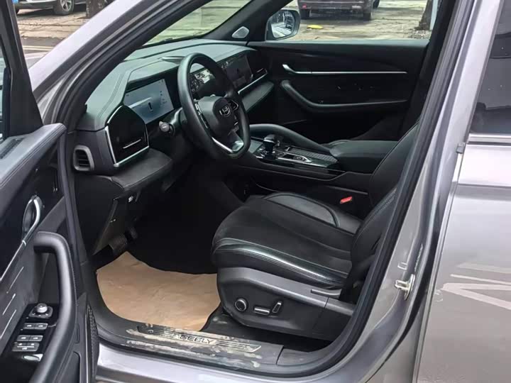 Фото 3 - Geely Monjaro