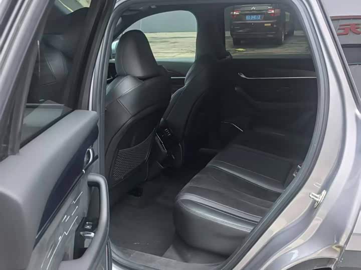 Фото 4 - Geely Monjaro