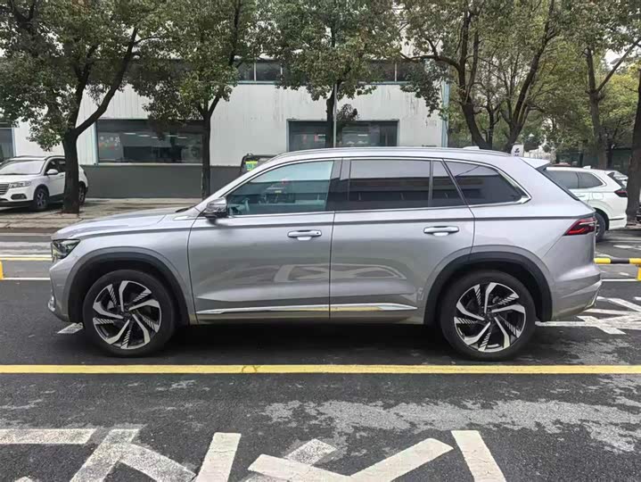 Фото 6 - Geely Monjaro