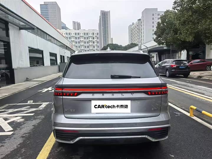 Фото 9 - Geely Monjaro