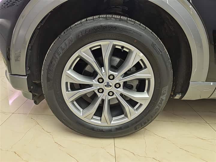 Фото 7 - Ford Explorer