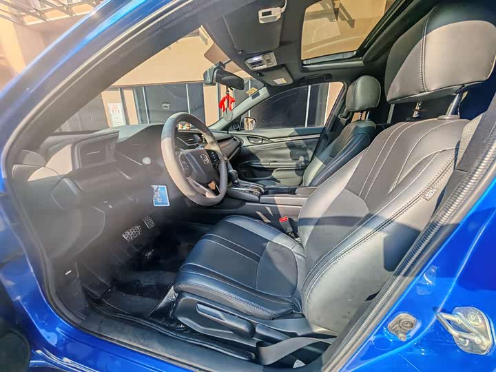 Фото 4 - Honda Civic