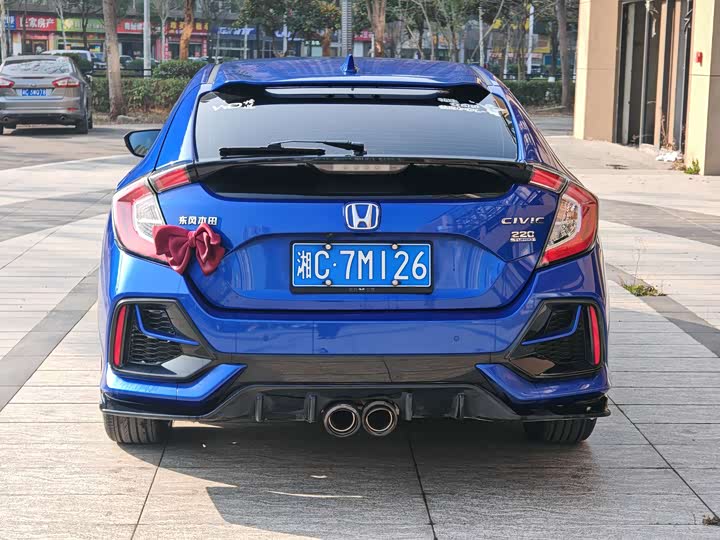 Фото 8 - Honda Civic