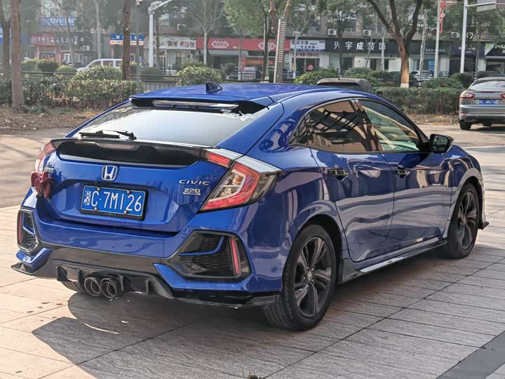 Фото 9 - Honda Civic