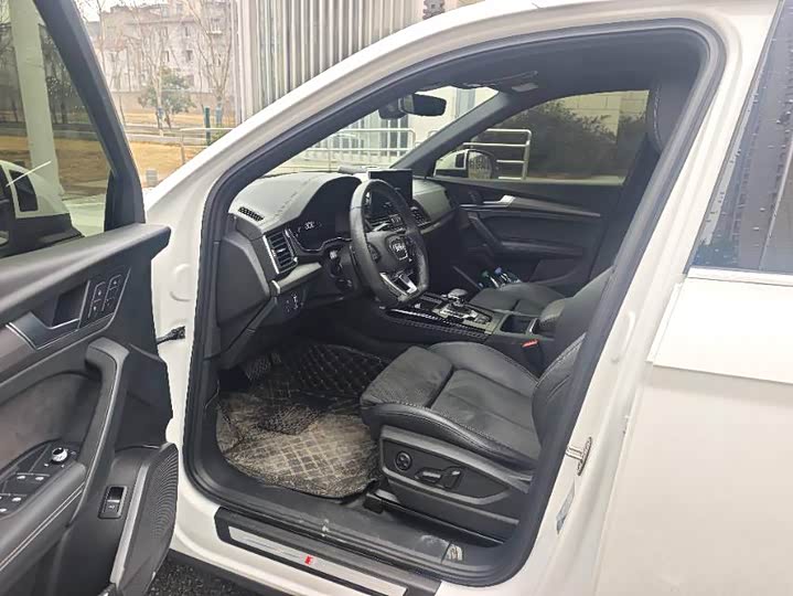 Фото 4 - Audi Q5L