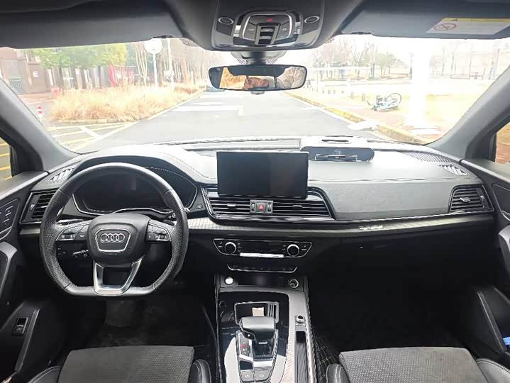 Фото 5 - Audi Q5L