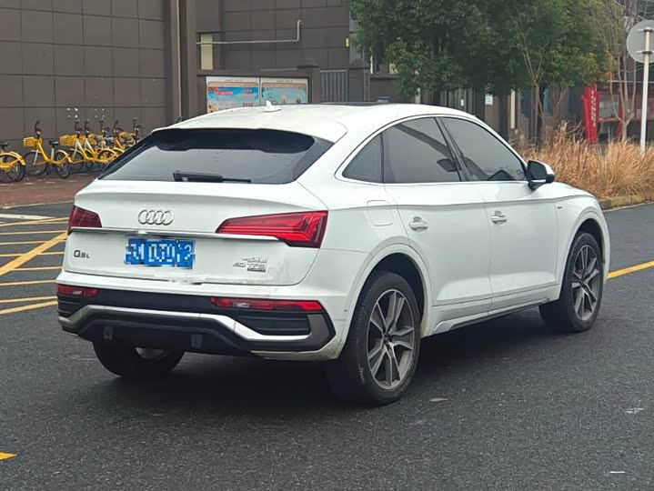 Фото 7 - Audi Q5L