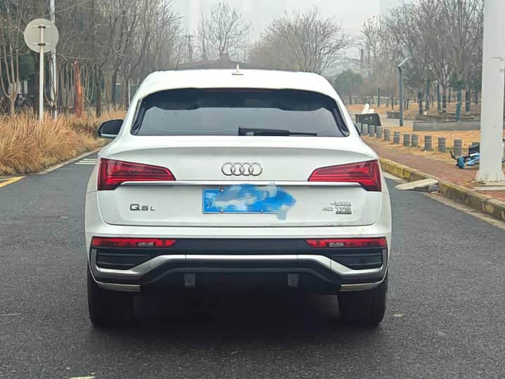 Фото 9 - Audi Q5L