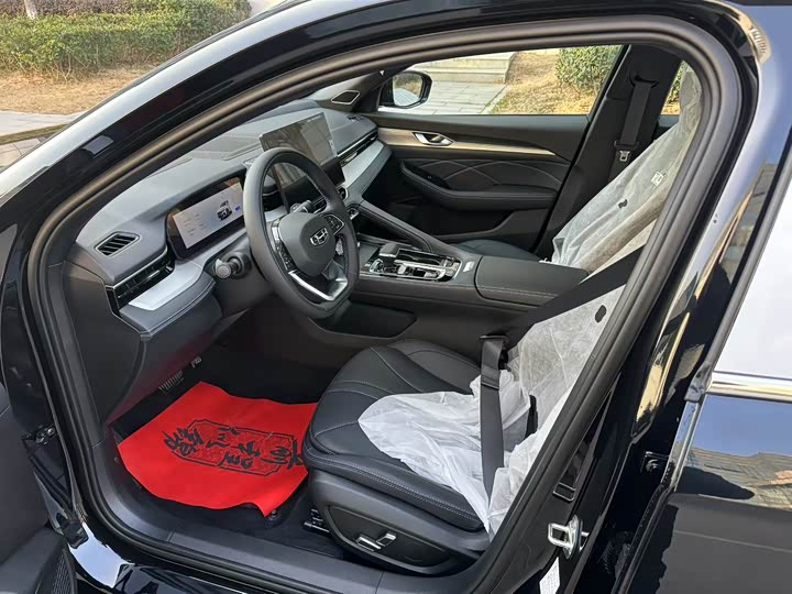 Фото 4 - Geely Preface