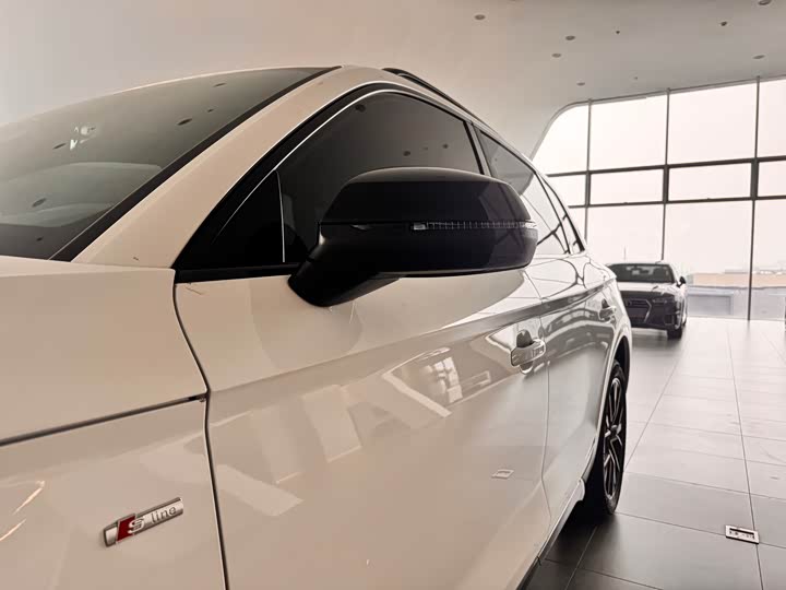 Фото 7 - Audi Q5L