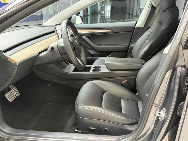 Фото 5 - Tesla Model 3