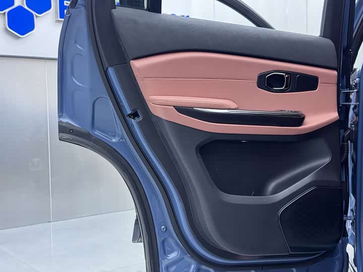 Фото 9 - Nio EC6