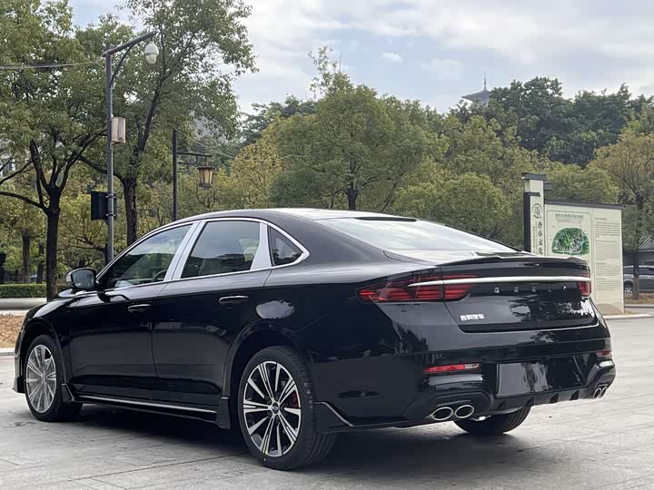 Фото 8 - Geely Preface