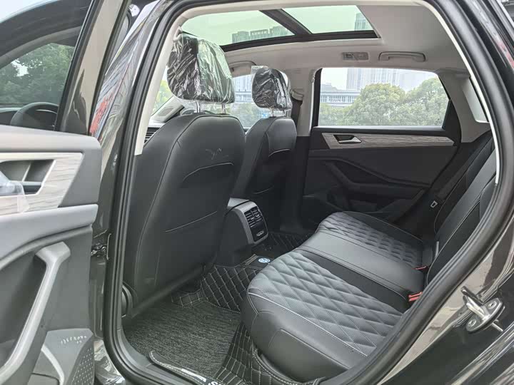 Фото 9 - Volkswagen Sagitar L