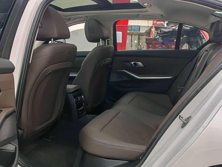 Фото 8 - BMW 3 Series