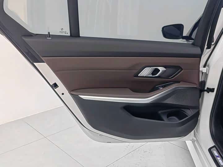 Фото 9 - BMW 3 Series