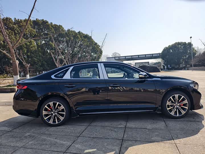 Фото 8 - Geely Preface