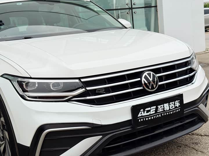 Фото 7 - Volkswagen Tiguan L Pro