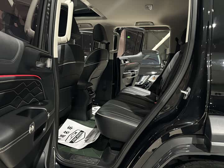 Фото 9 - Tank 300