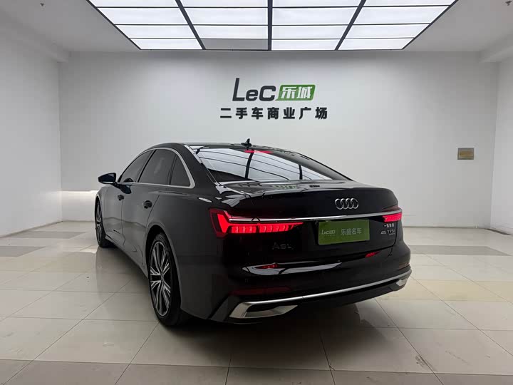 Фото 5 - Audi A6L