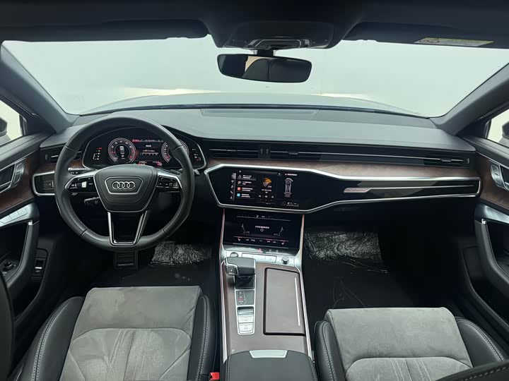 Фото 8 - Audi A6L