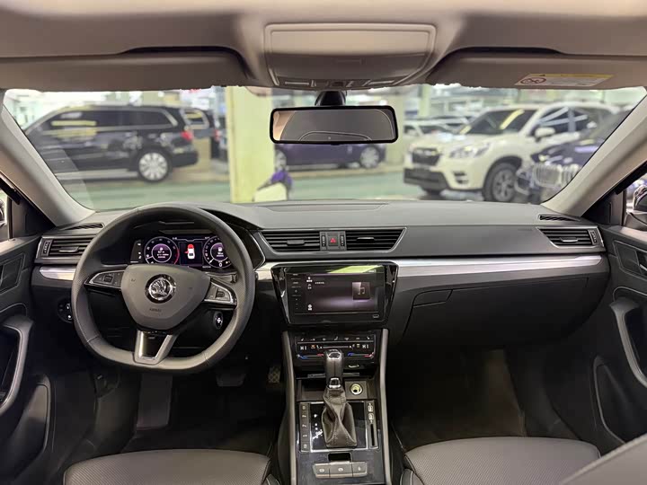 Фото 5 - Skoda Superb