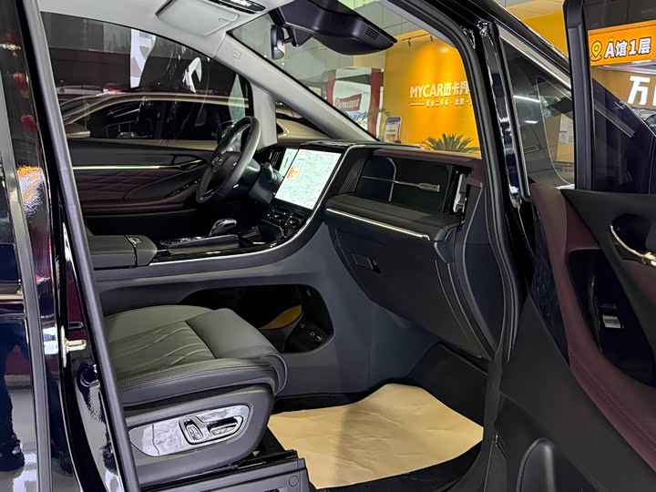 Фото 7 - GAC Trumpchi M8