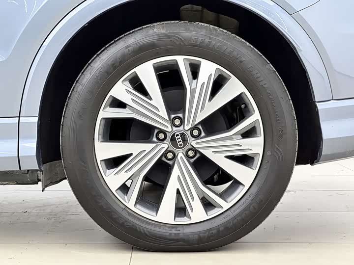 Фото 6 - Audi Q4 e-tron