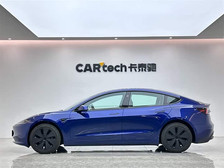 Фото 2 - Tesla Model 3