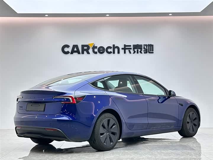 Фото 5 - Tesla Model 3