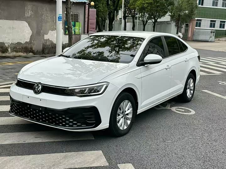 Фото 1 - Volkswagen Lavida