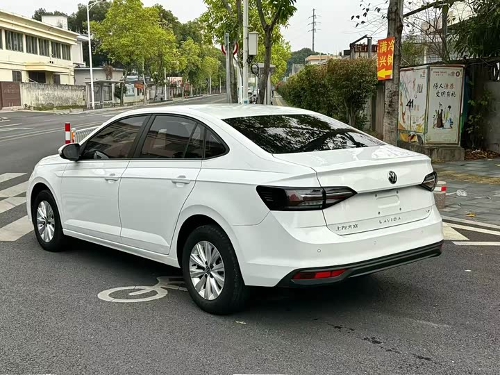 Фото 9 - Volkswagen Lavida