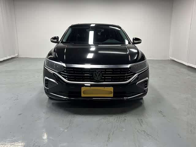 Фото 2 - Volkswagen Passat