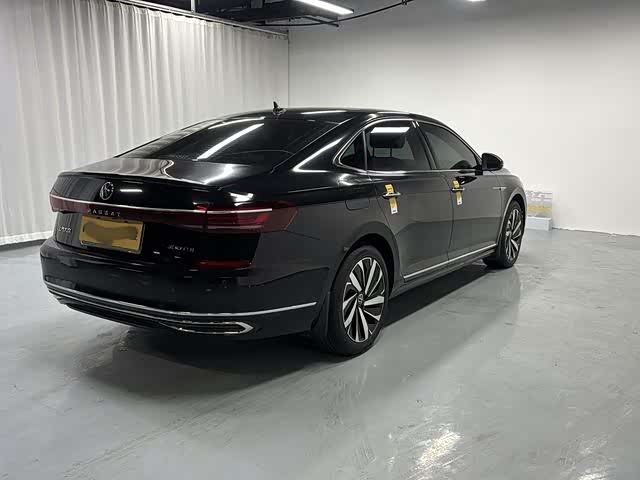 Фото 4 - Volkswagen Passat