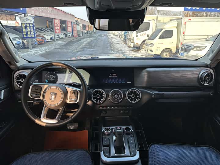 Фото 5 - Tank 300