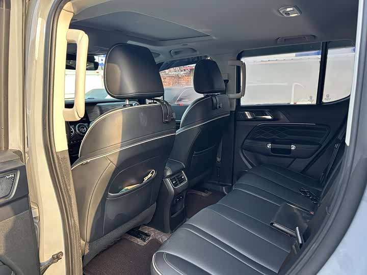 Фото 6 - Tank 300