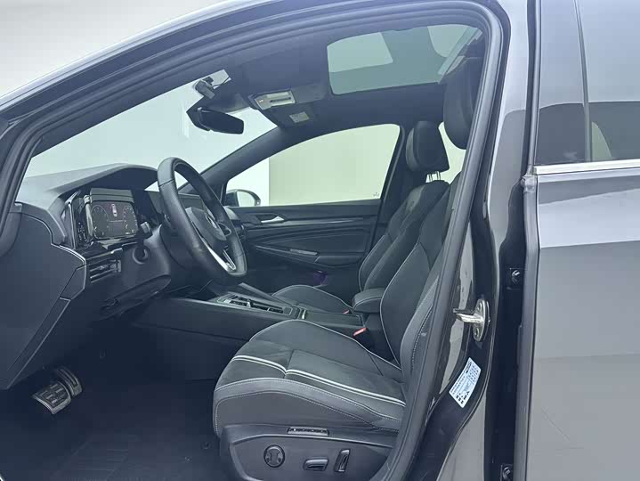 Фото 7 - Volkswagen Golf