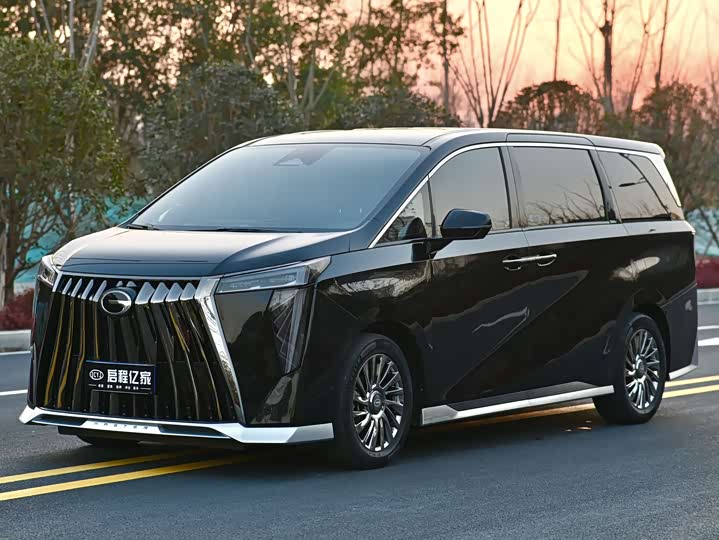 Фото 1 - GAC Trumpchi M8