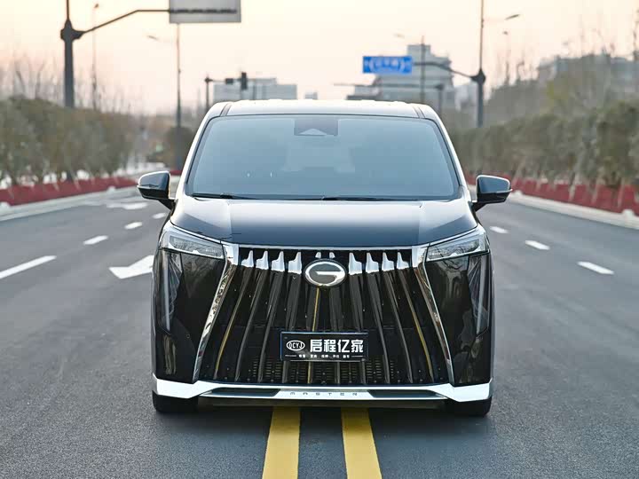 Фото 2 - GAC Trumpchi M8