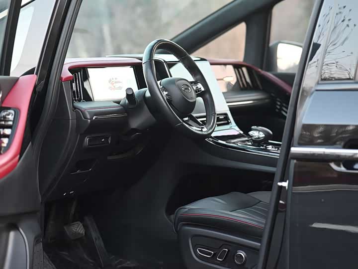 Фото 4 - GAC Trumpchi M8