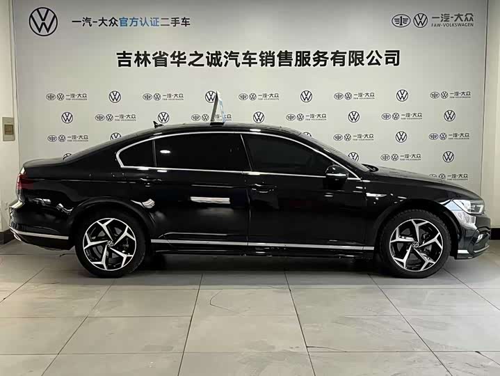 Фото 3 - Volkswagen Magotan