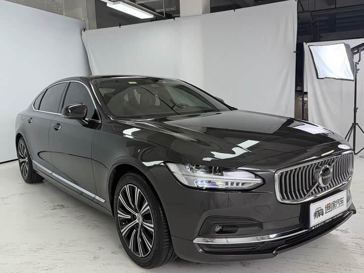 Фото 3 - Volvo S90