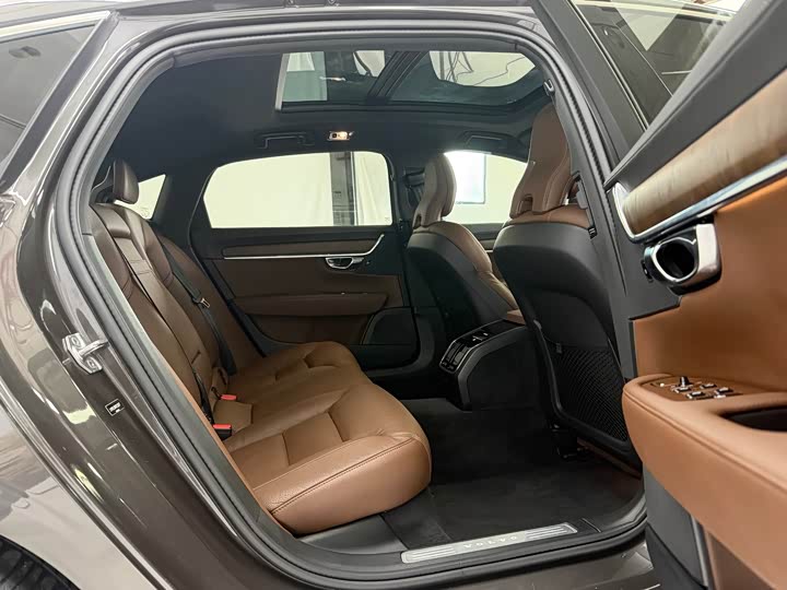 Фото 7 - Volvo S90