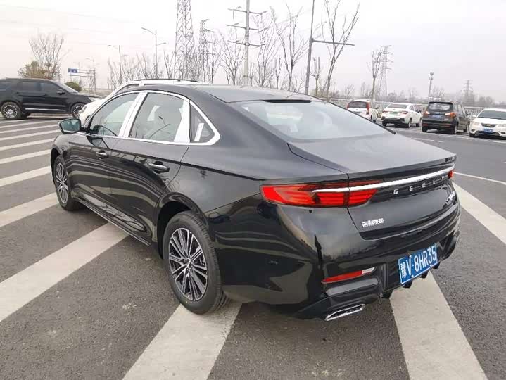 Фото 7 - Geely Preface