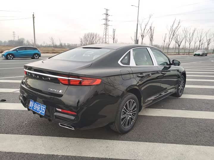 Фото 9 - Geely Preface