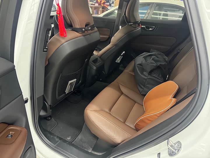 Фото 5 - Volvo XC60