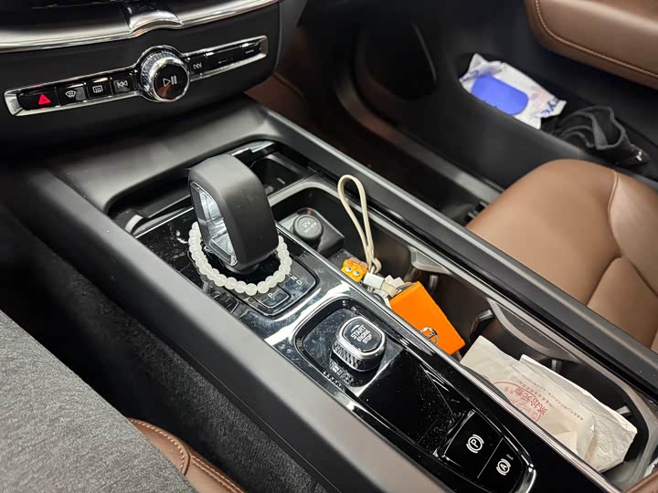 Фото 6 - Volvo XC60