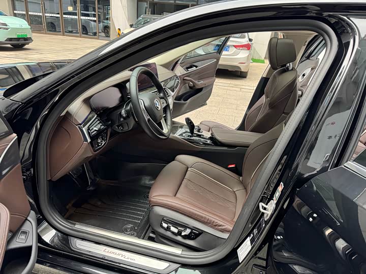 Фото 8 - BMW 5 Series